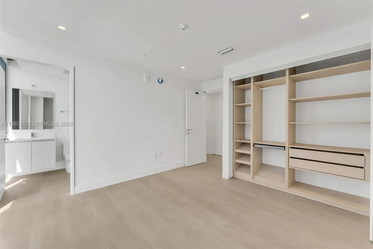 700 NE 24th st # 1207, Miami FL 33137