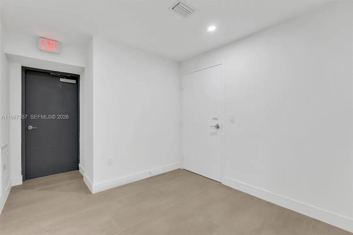 700 NE 24th st # 1207, Miami FL 33137