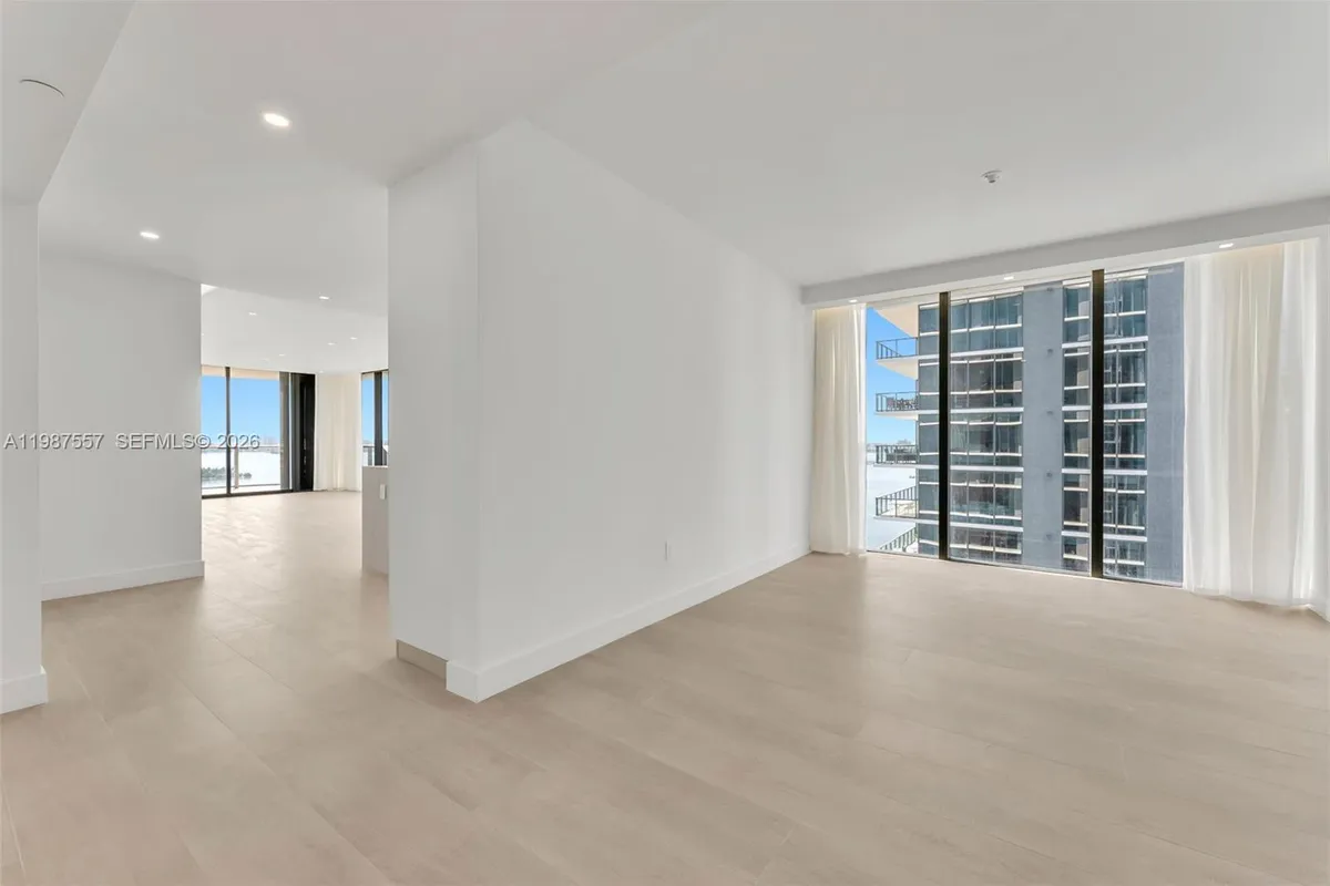 700 NE 24th st # 1207, Miami FL 33137