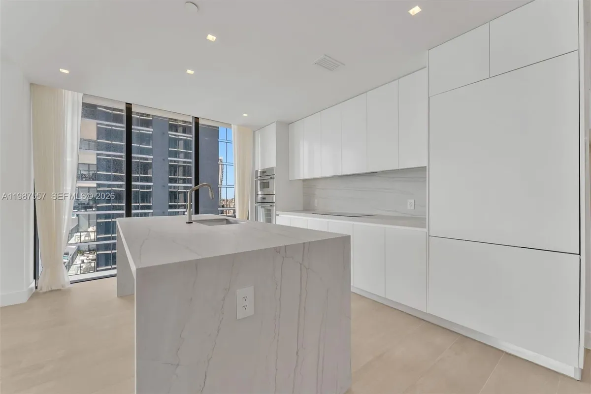 700 NE 24th st # 1207, Miami FL 33137