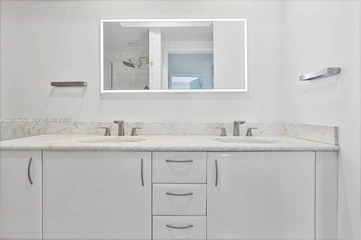 1331 Brickell Bay Dr # 1606, Miami FL 33131