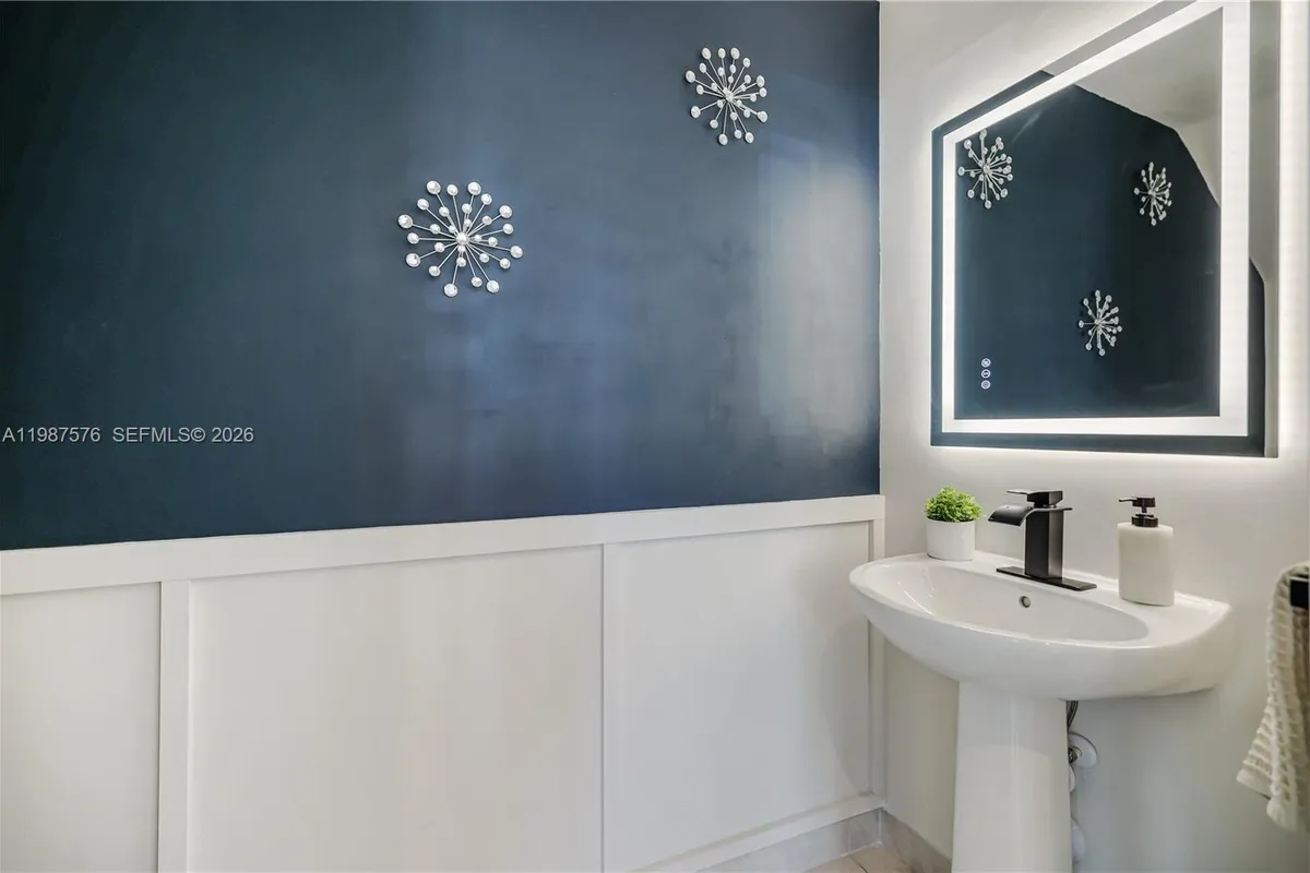 10902 SW 232nd Ter, Homestead FL 33032