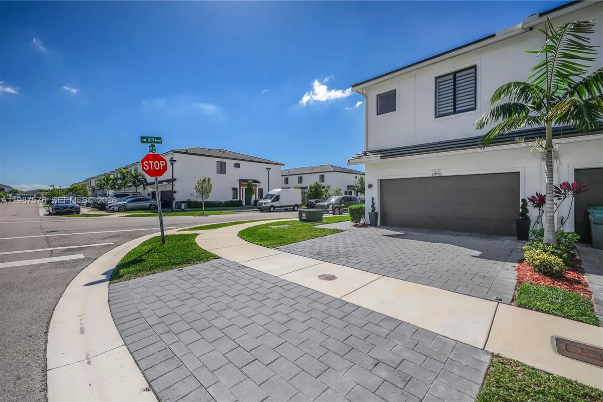 10902 SW 232nd Ter, Homestead FL 33032