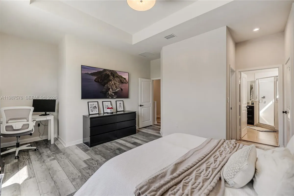 10902 SW 232nd Ter, Homestead FL 33032