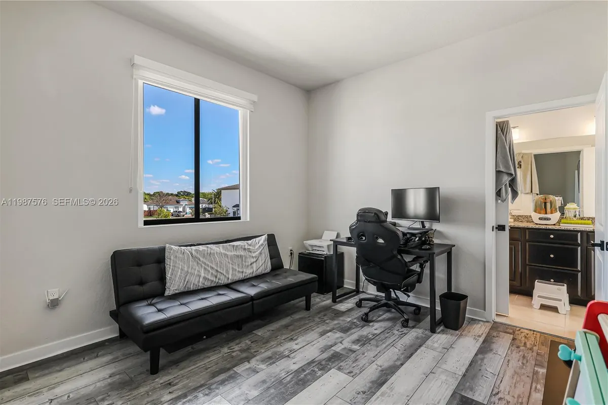 10902 SW 232nd Ter, Homestead FL 33032