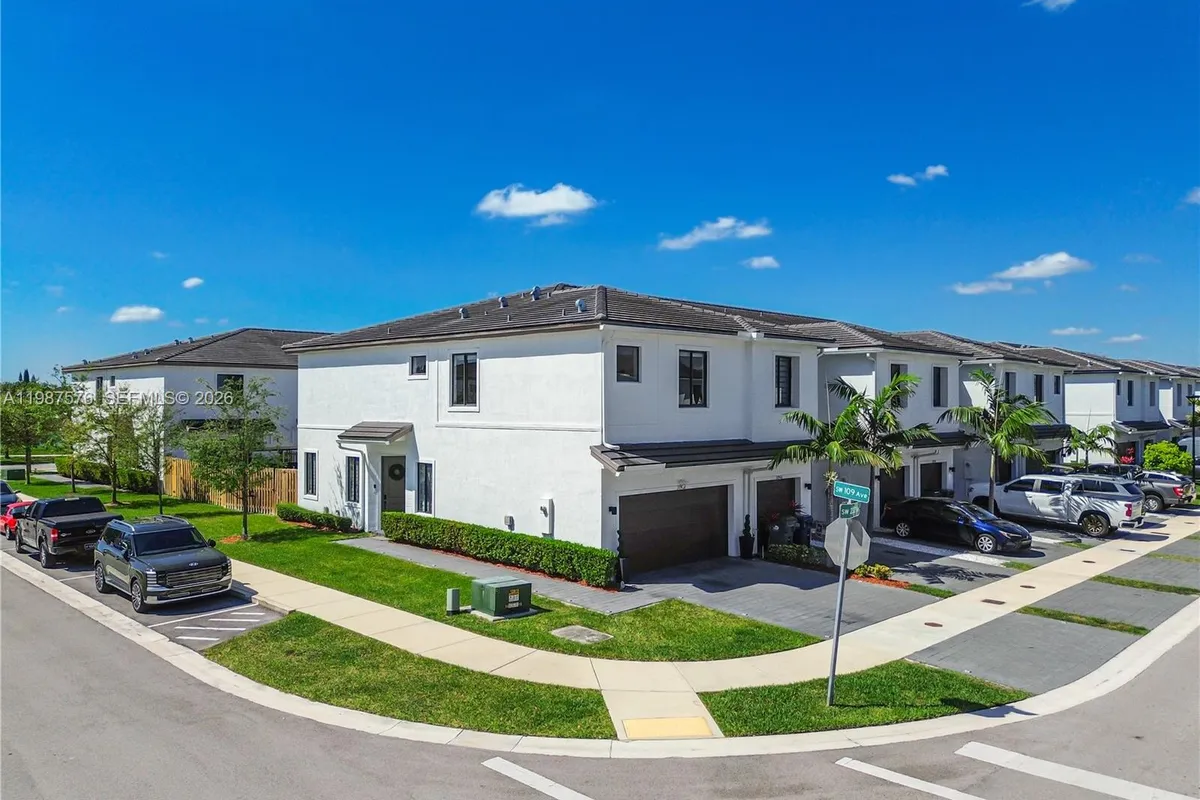 10902 SW 232nd Ter, Homestead FL 33032