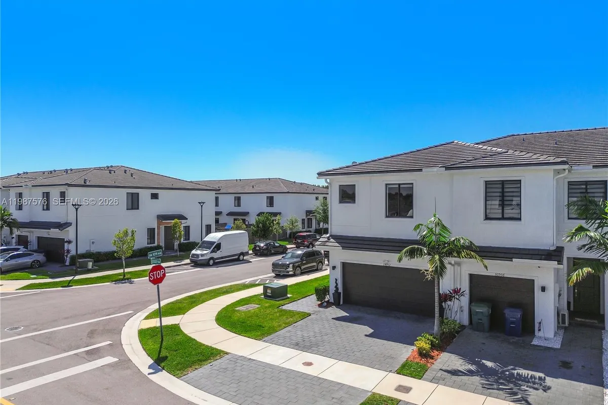 10902 SW 232nd Ter, Homestead FL 33032