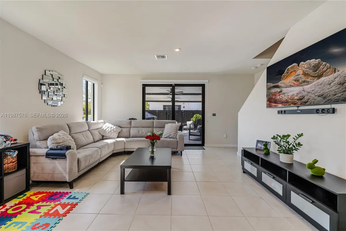 10902 SW 232nd Ter, Homestead FL 33032