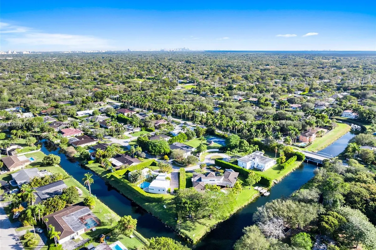 14615 SW 77th Ct, Palmetto Bay FL 33158