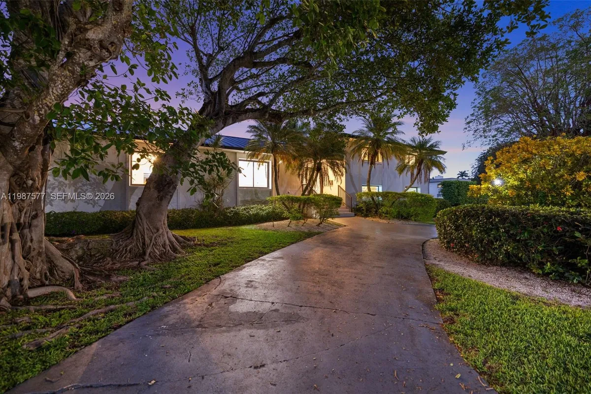 14615 SW 77th Ct, Palmetto Bay FL 33158