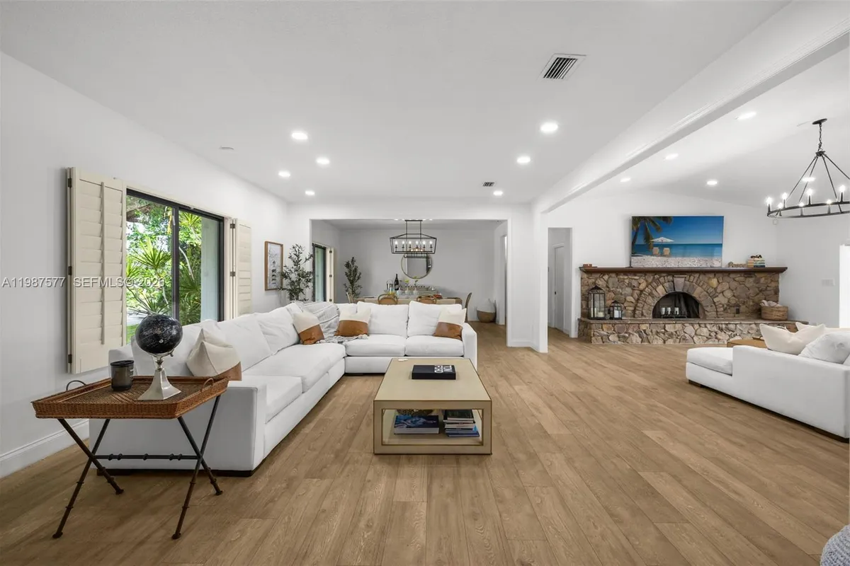 14615 SW 77th Ct, Palmetto Bay FL 33158