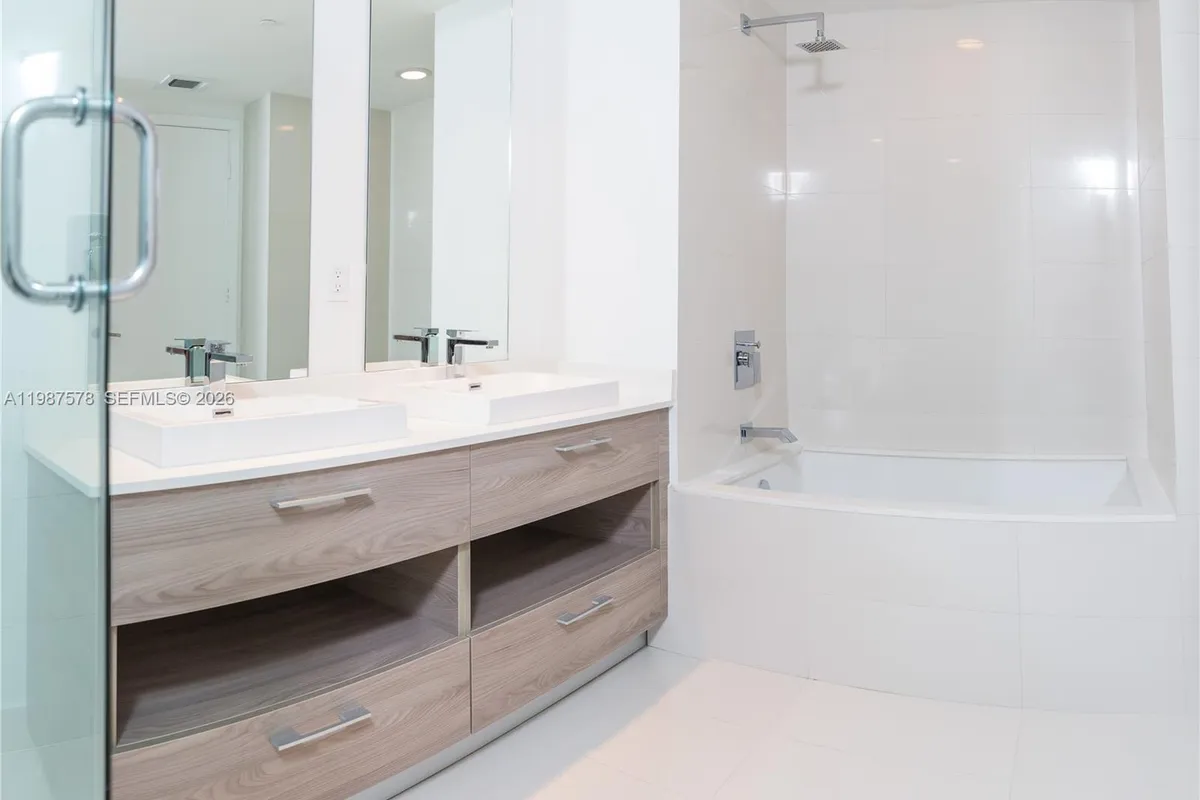 1300 S Miami Ave # 2702, Miami FL 33130