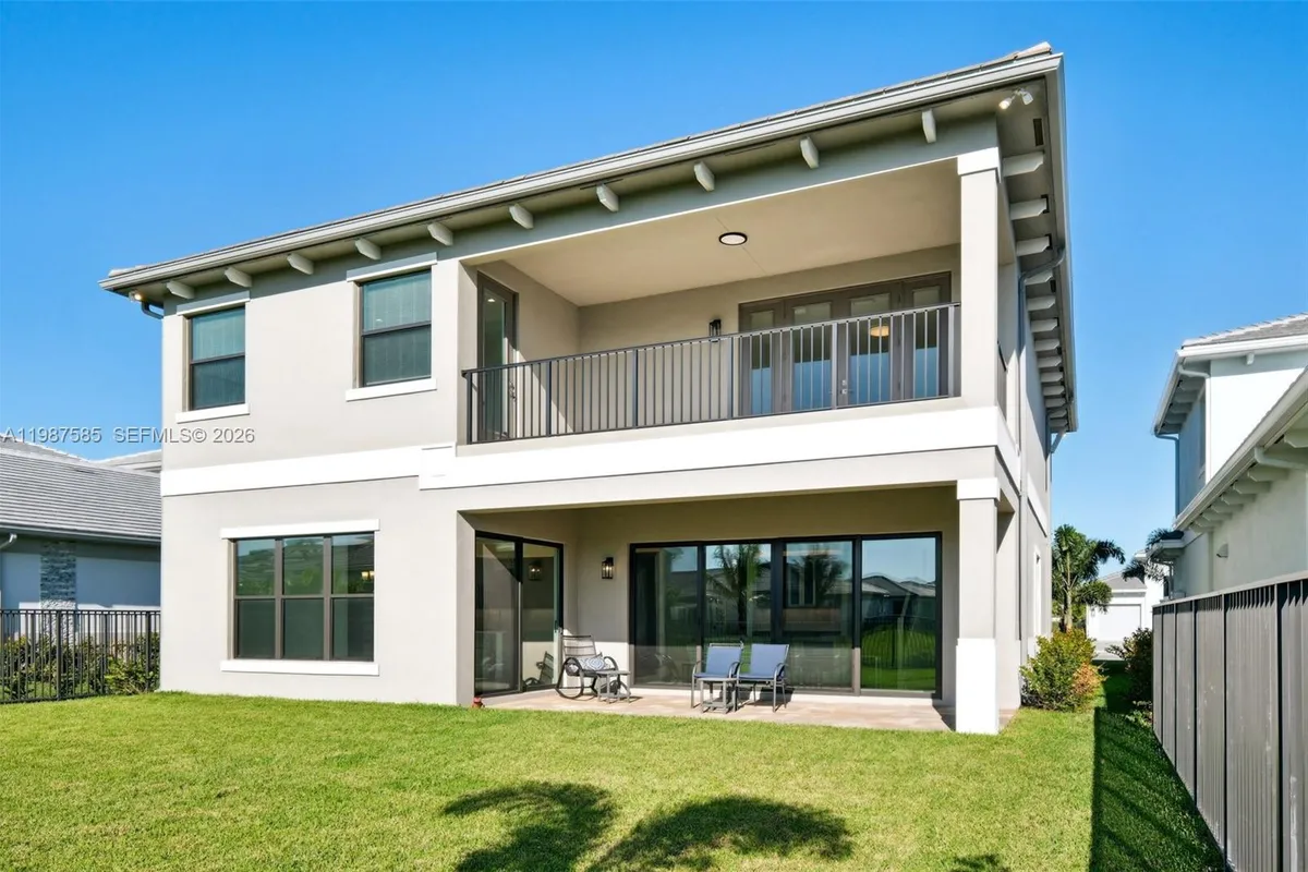 13076 Feathering Way, Palm Beach Gardens FL 33412