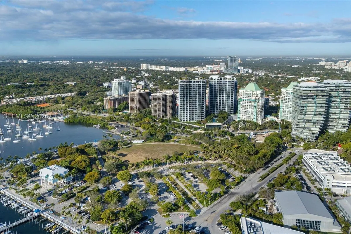 3400 SW 27th Ave # 1706, Miami FL 33133