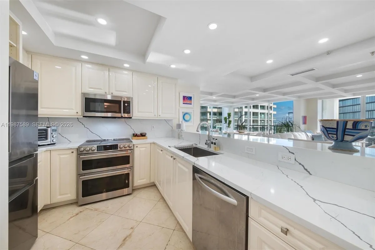 3400 SW 27th Ave # 1706, Miami FL 33133