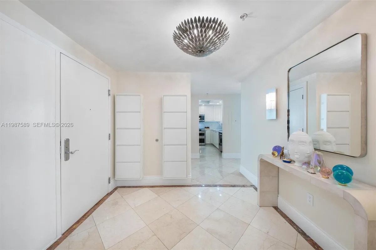 3400 SW 27th Ave # 1706, Miami FL 33133