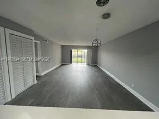 440 Lakeview Dr # 202, Weston FL 33326