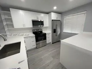 440 Lakeview Dr # 202, Weston FL 33326