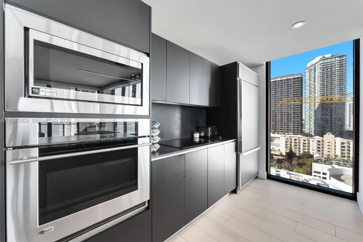 460 NE 28th St # 1601, Miami FL 33137