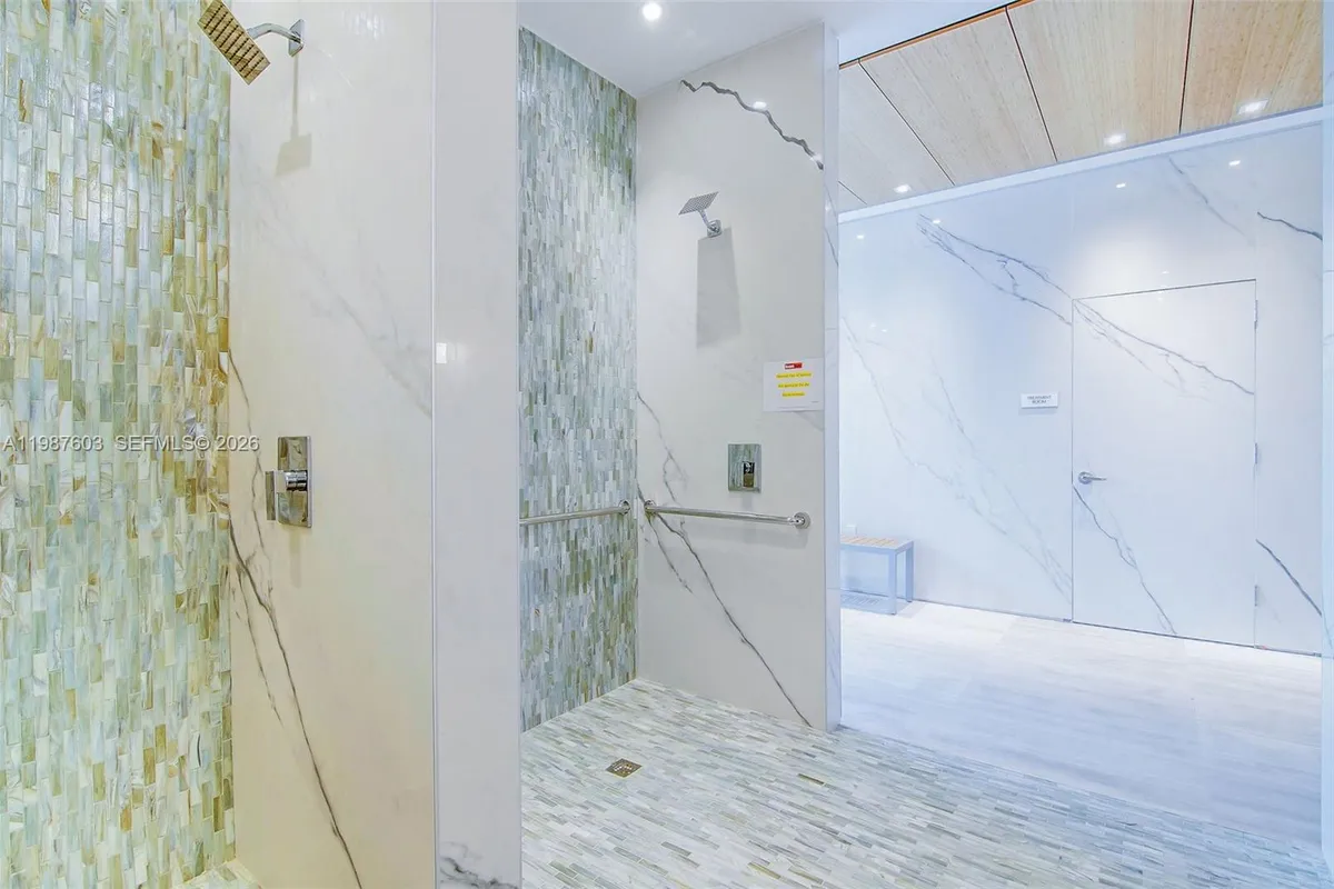 460 NE 28th St # 1601, Miami FL 33137