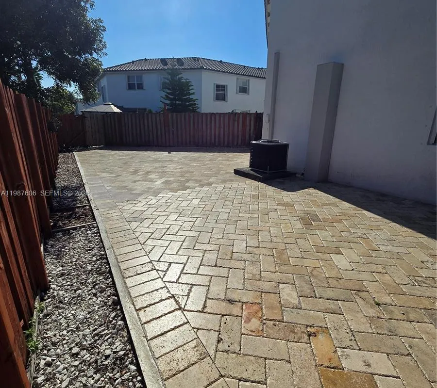 5630 NW 107th Ave # 1605, Doral FL 33178