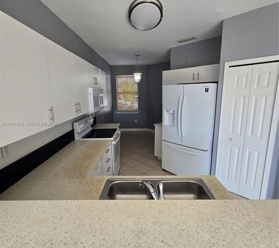 5630 NW 107th Ave # 1605, Doral FL 33178