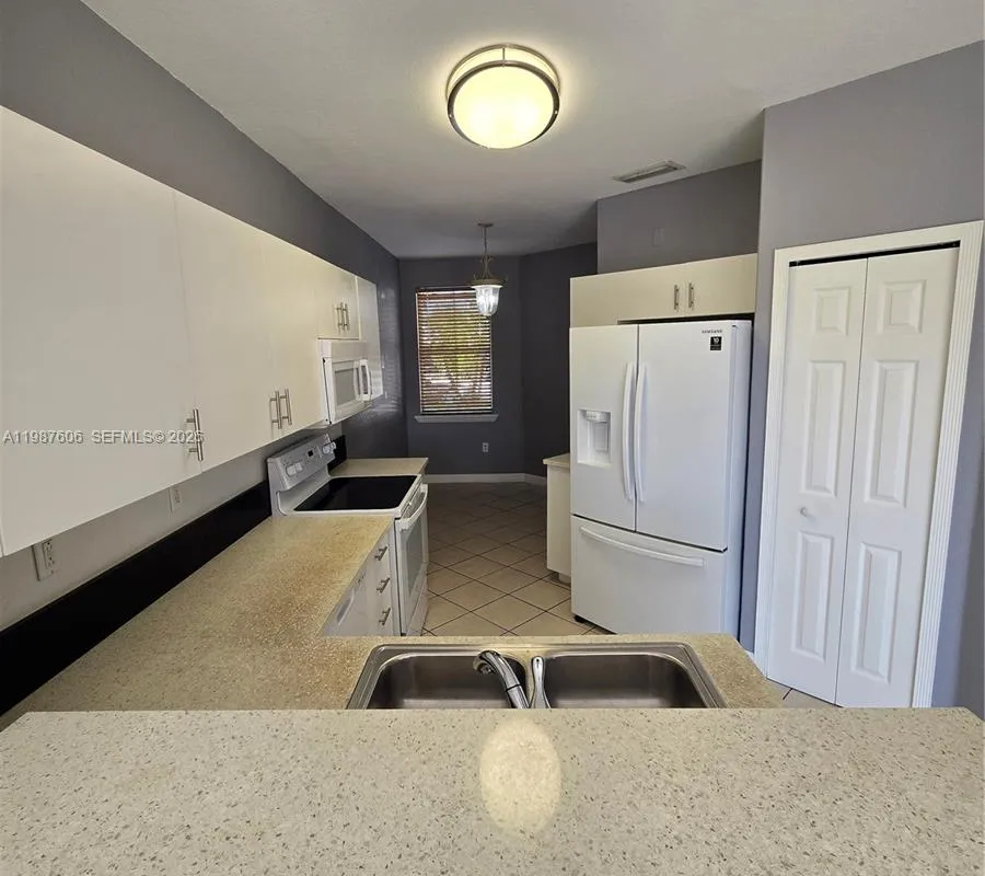 5630 NW 107th Ave # 1605, Doral FL 33178