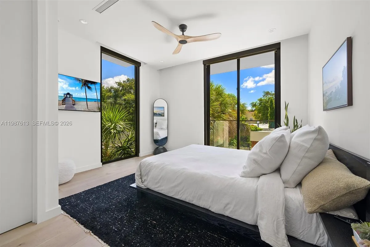 4041 S Le Jeune Rd, Miami FL 33146