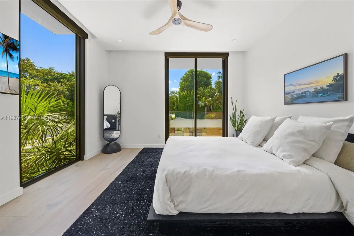 4041 S Le Jeune Rd, Miami FL 33146