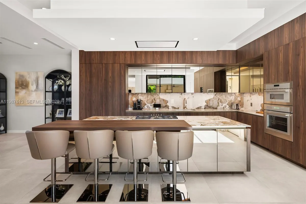 4041 S Le Jeune Rd, Miami FL 33146