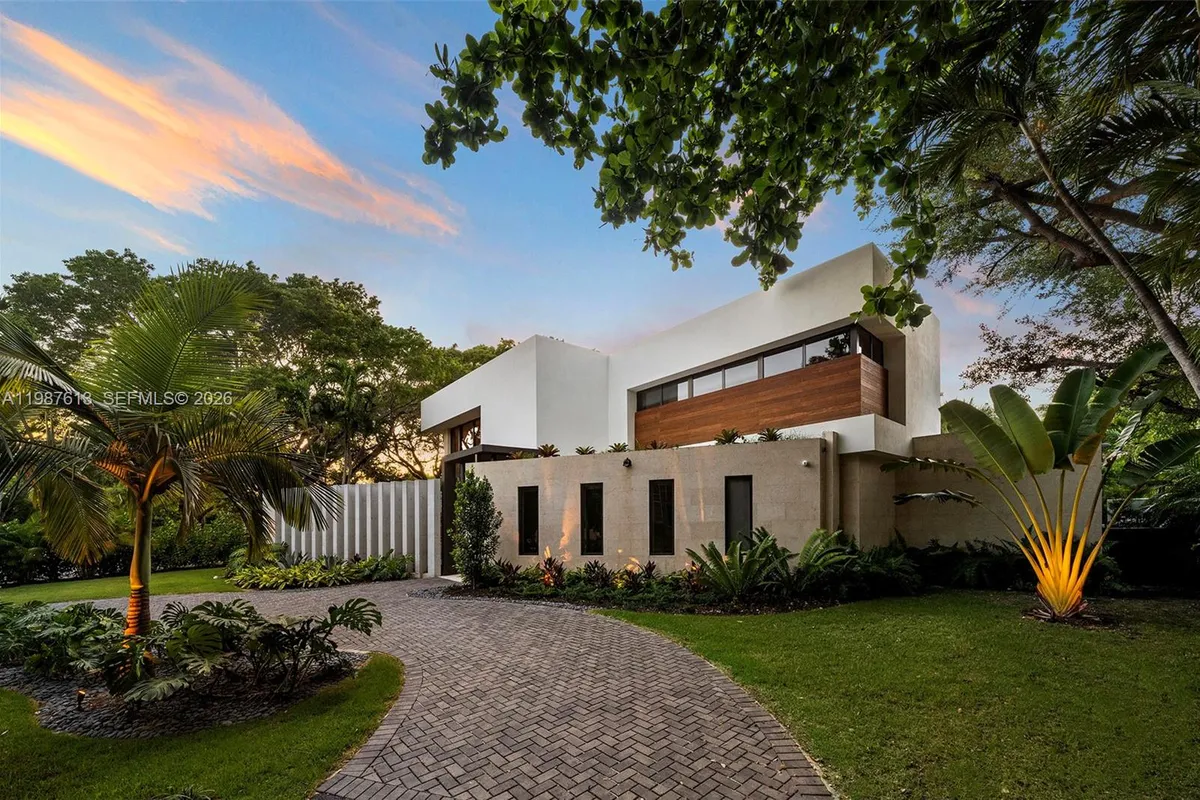 4041 S Le Jeune Rd, Miami FL 33146