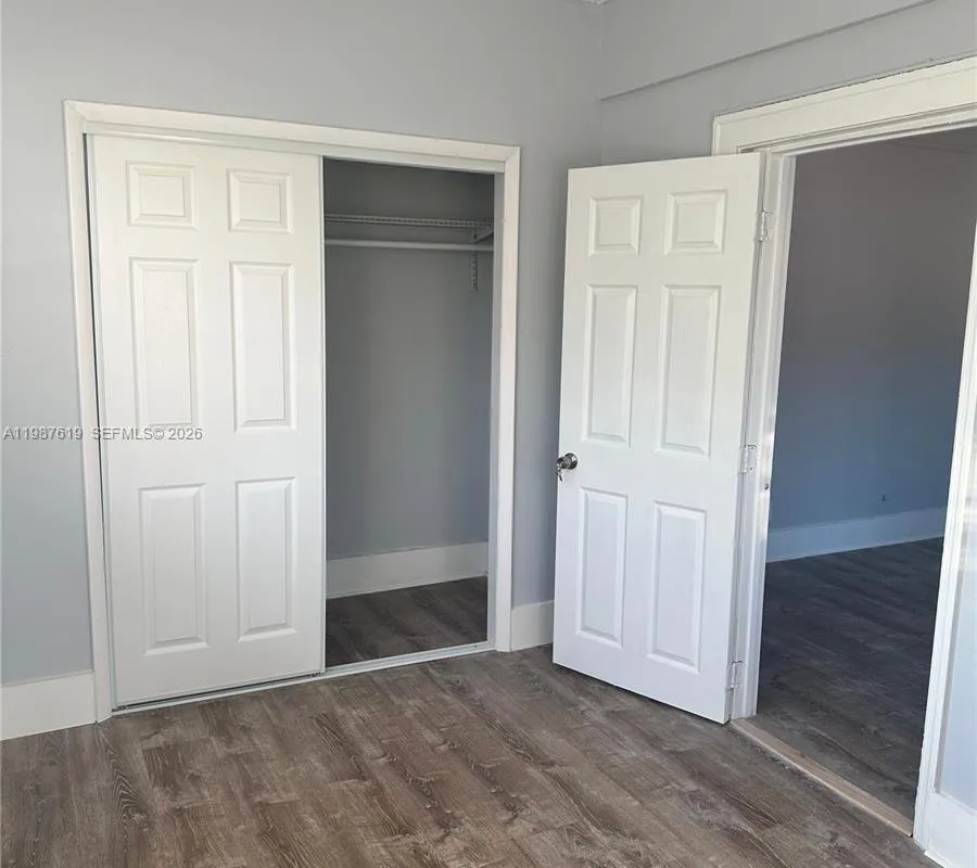 1053 SW 2nd St # 2, Miami FL 33130