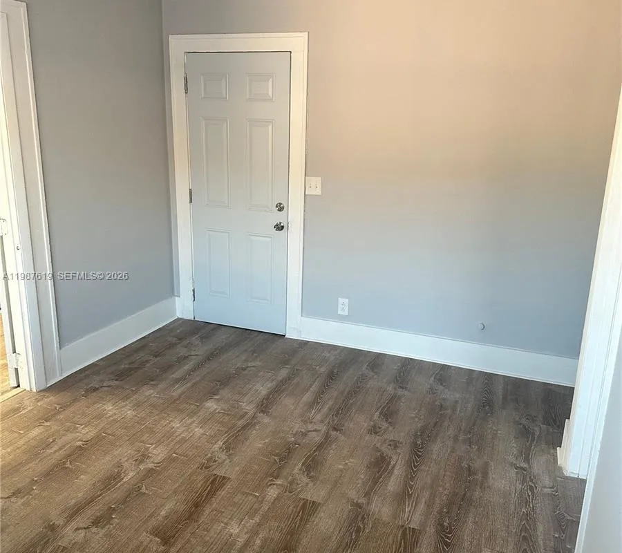 1053 SW 2nd St # 2, Miami FL 33130