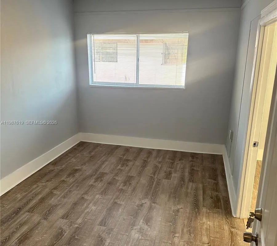 1053 SW 2nd St # 2, Miami FL 33130