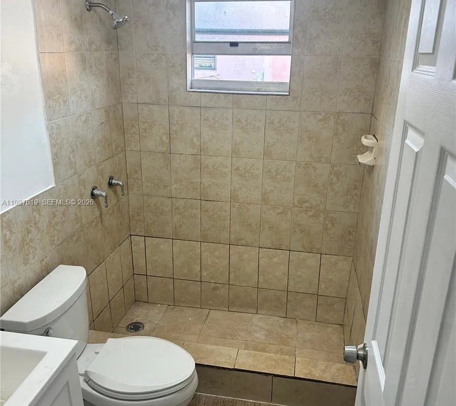 1053 SW 2nd St # 2, Miami FL 33130