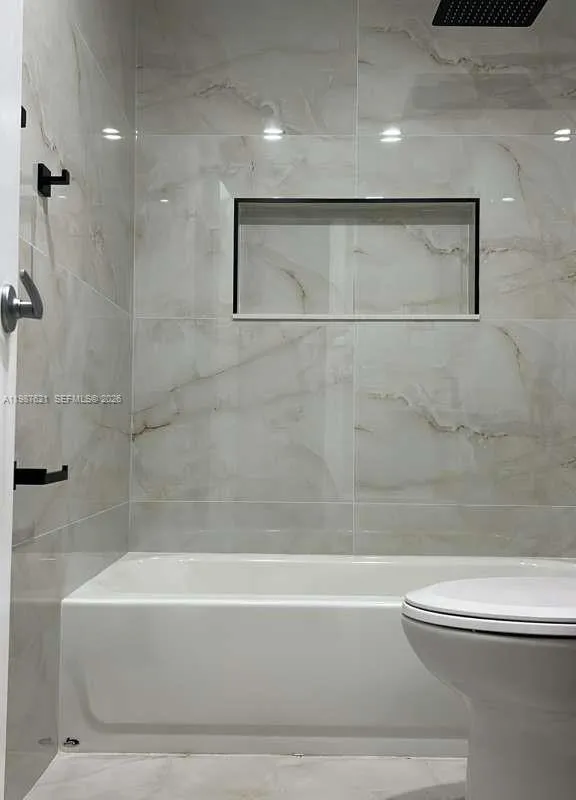 630 SE 3rd Pl, Hialeah FL 33010