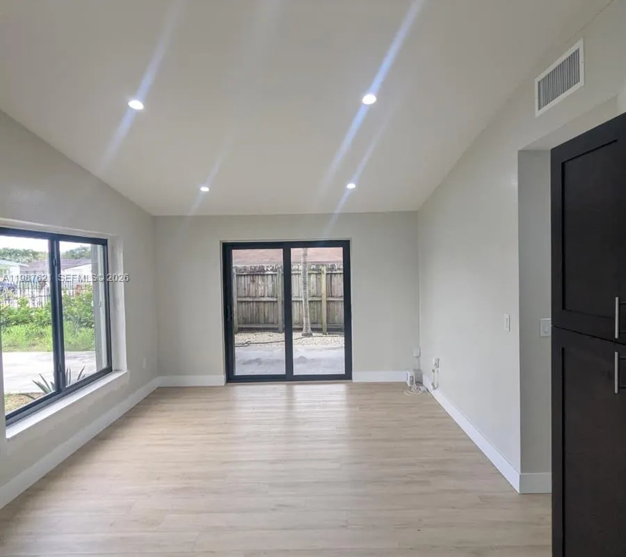 630 SE 3rd Pl, Hialeah FL 33010