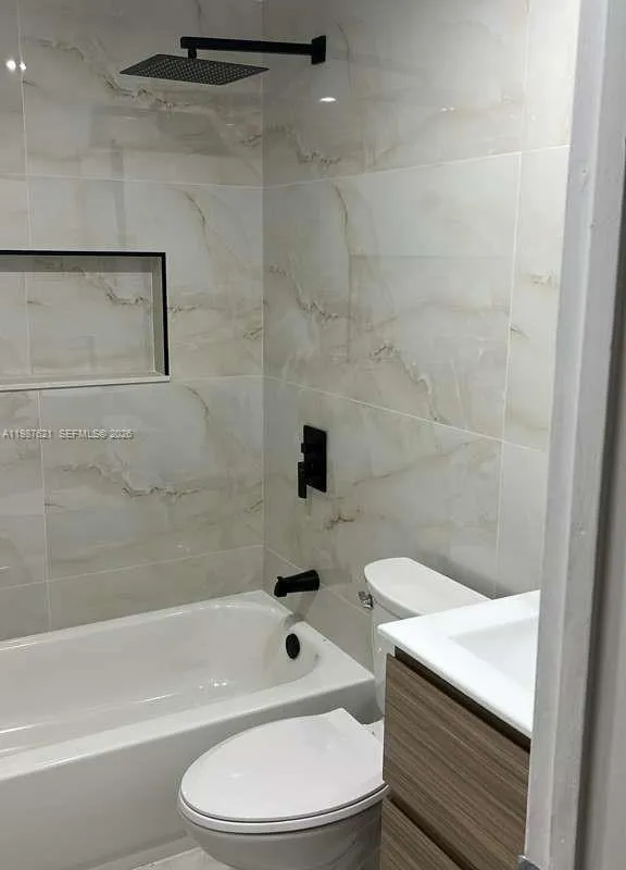 630 SE 3rd Pl, Hialeah FL 33010