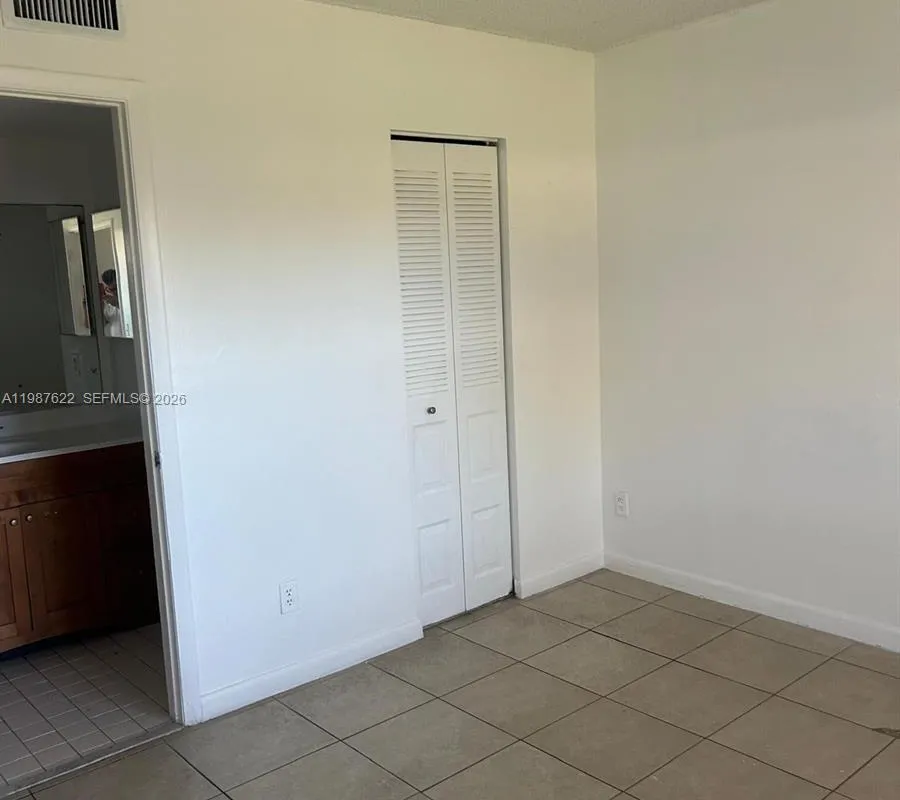 10425 NW 8th St # 103, Pembroke Pines FL 33026