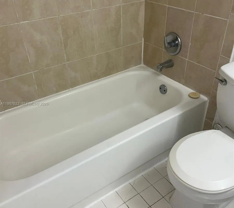 10425 NW 8th St # 103, Pembroke Pines FL 33026