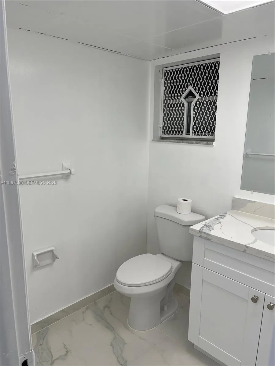 233 NE 14th Ave # 406, Hallandale Beach FL 33009