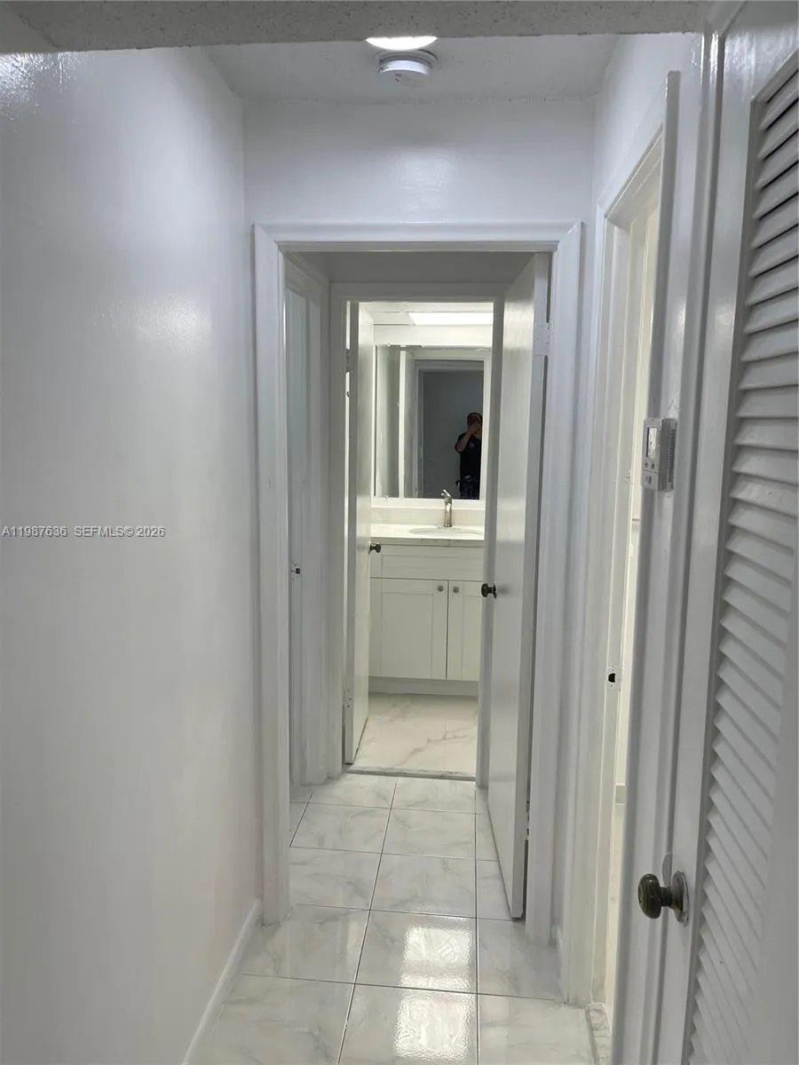 233 NE 14th Ave # 406, Hallandale Beach FL 33009
