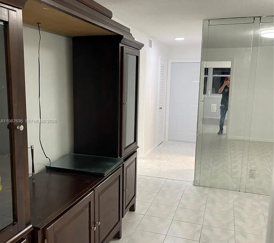 233 NE 14th Ave # 406, Hallandale Beach FL 33009