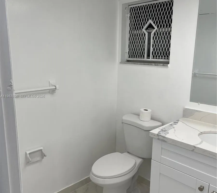 233 NE 14th Ave # 406, Hallandale Beach FL 33009