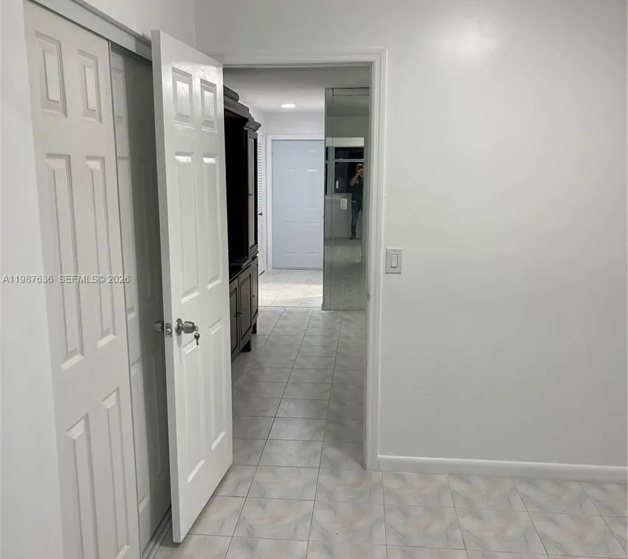 233 NE 14th Ave # 406, Hallandale Beach FL 33009