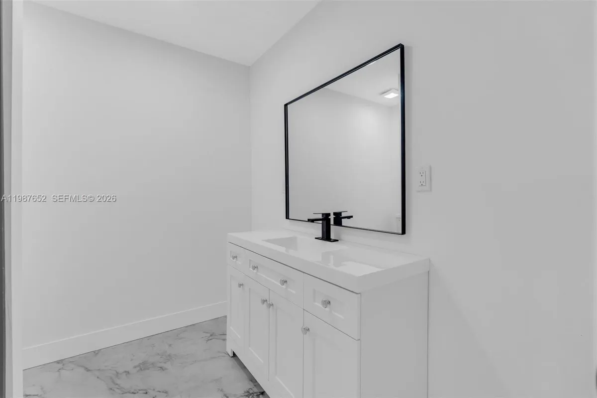 1163 SE 6th Ct, Dania Beach FL 33004