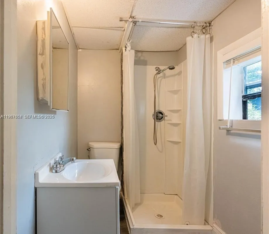 327 SW 20th St # 3, Fort Lauderdale FL 33315