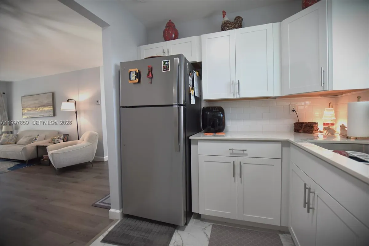 2572 E Emory Dr # F, West Palm Beach FL 33415