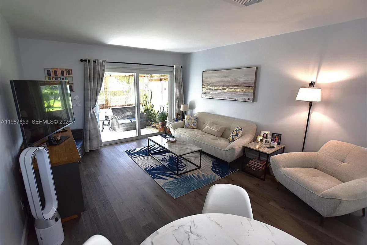 2572 E Emory Dr # F, West Palm Beach FL 33415