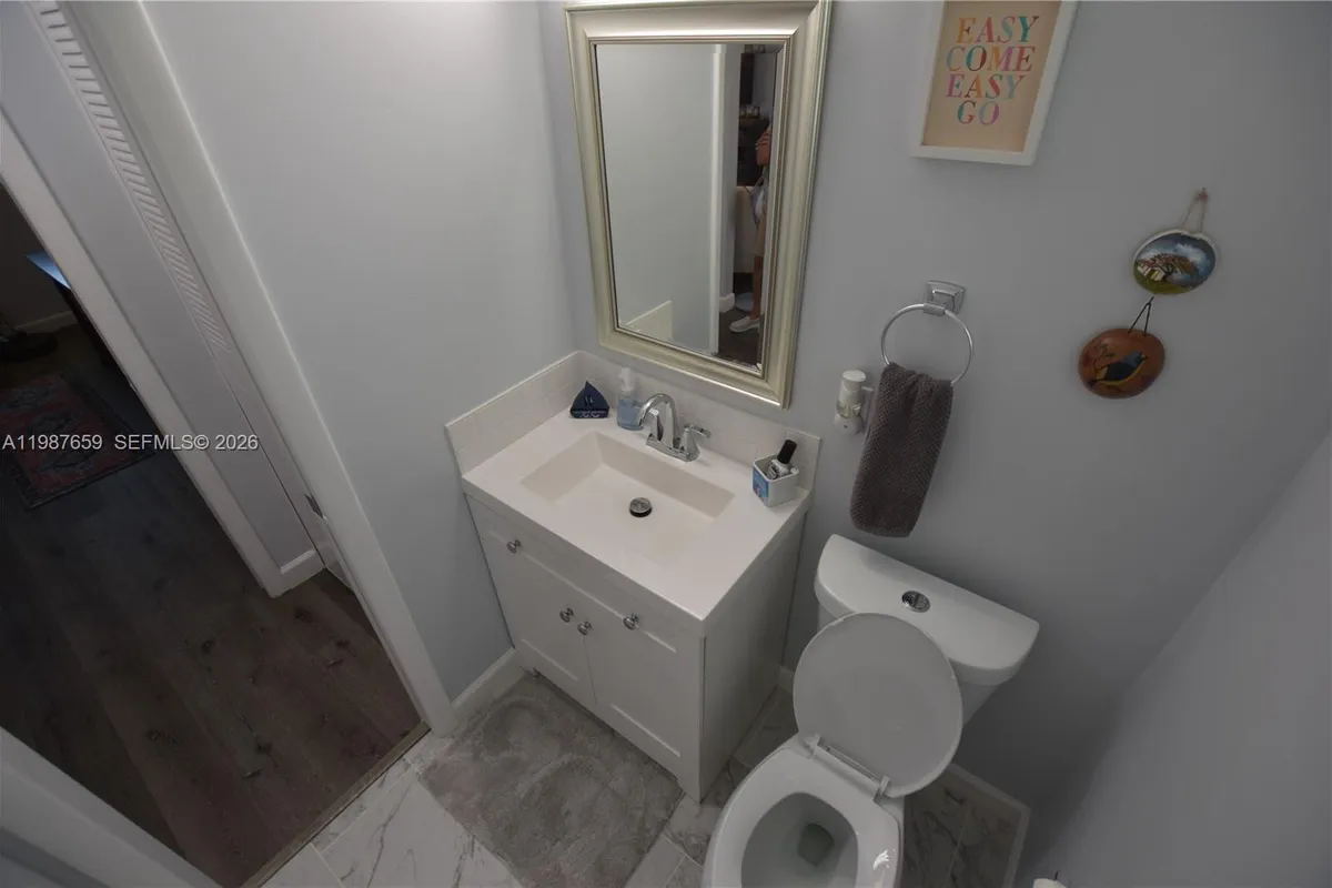 2572 E Emory Dr # F, West Palm Beach FL 33415